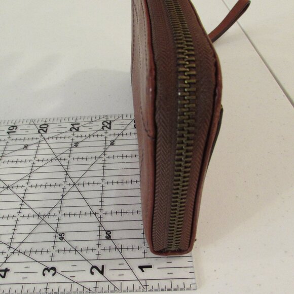 Fossil Medium Brown Jori Zip Clutch *FLAW* - Picture 15 of 16